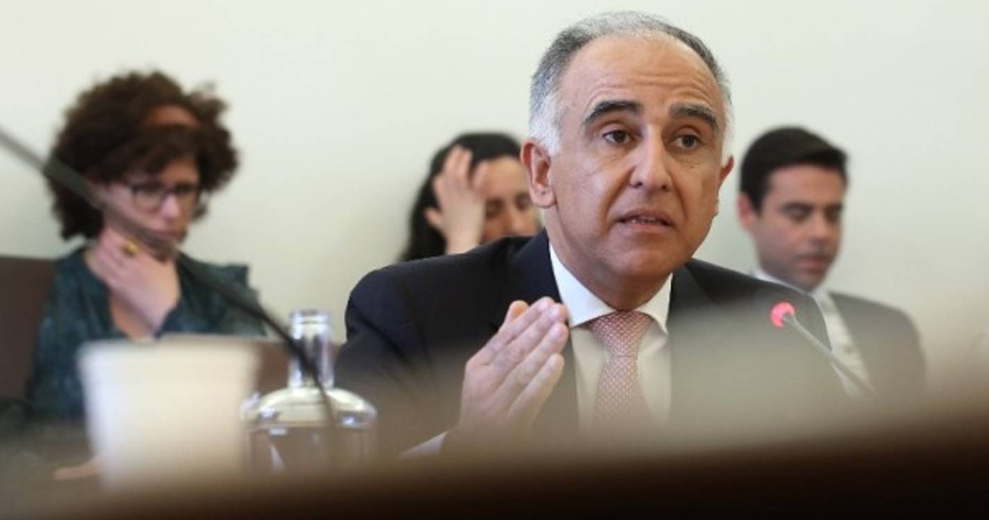 TAP: Presidente da CMVM tem obrigações da companhia e não participa na decisão sobre contraordenação