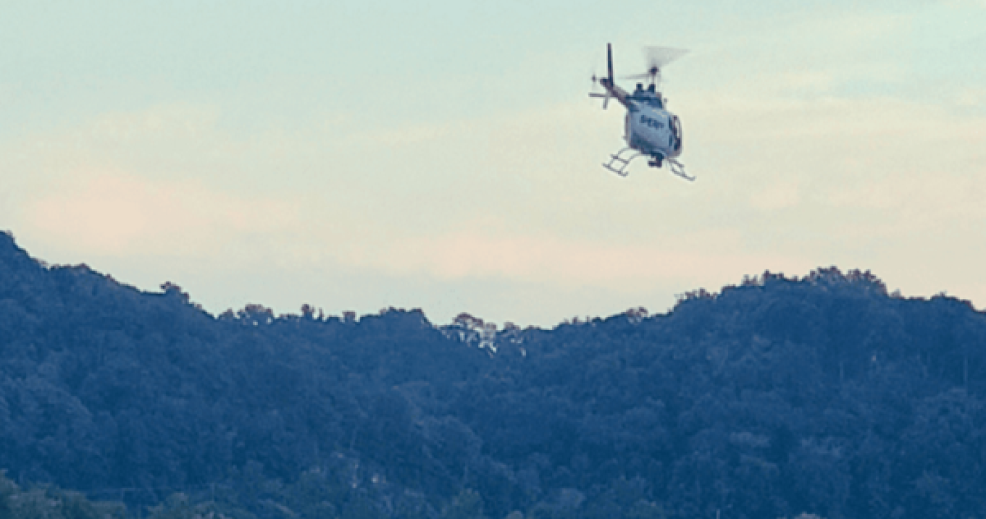 Helicóptero com chefe do Estado-Maior do Exército a bordo despenha-se na Índia