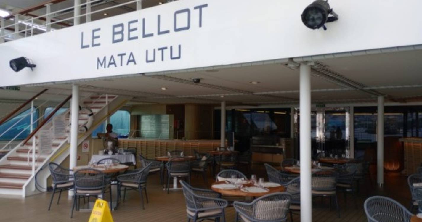 Veja o interior do ‘Le Bellot’ que hoje estreia-se no Funchal com 231 pessoas a bordo (com fotos)