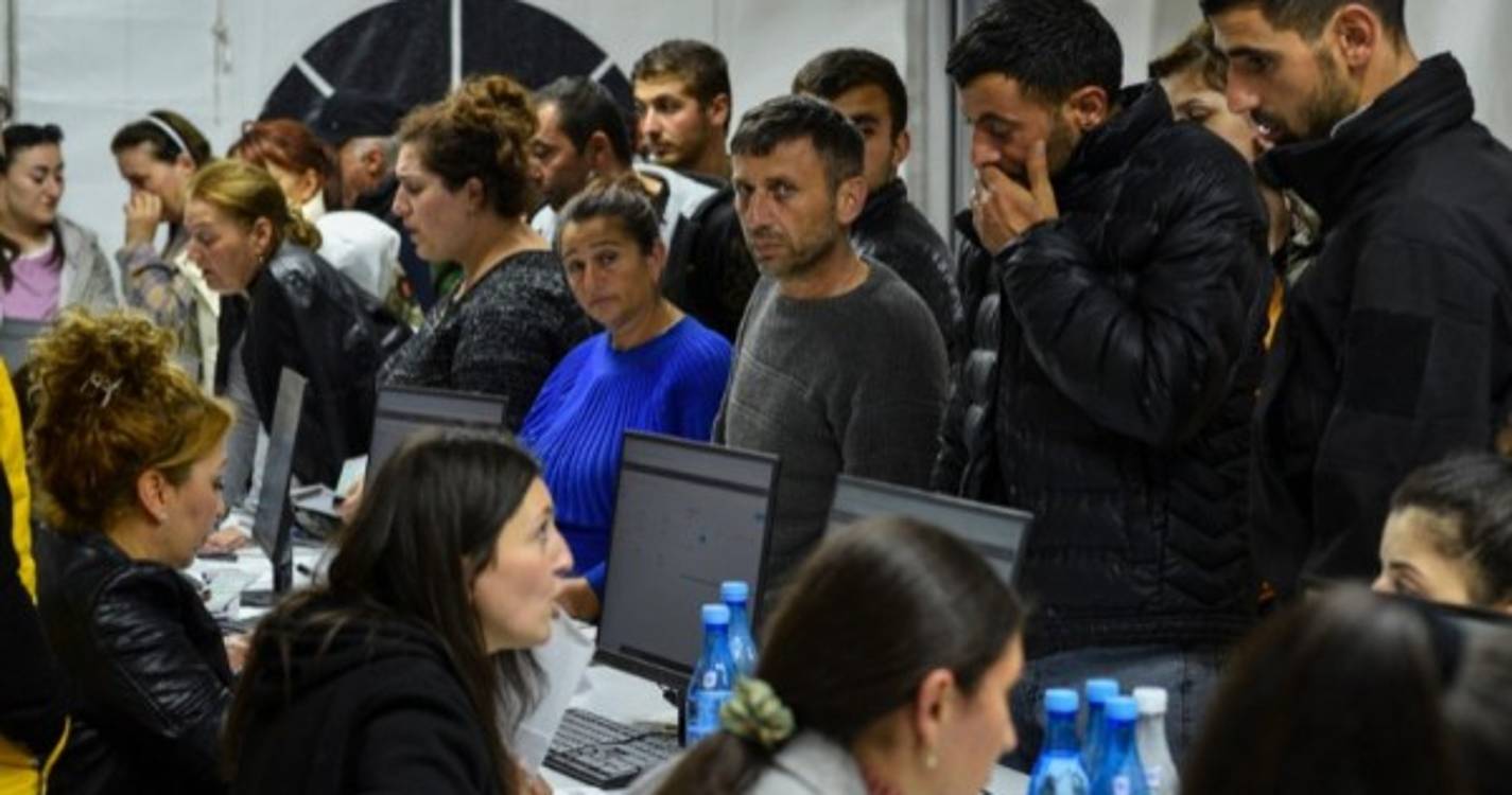 Nagorno-Karabakh: Baku procura suspeitos de "crimes de guerra" entre os refugiados