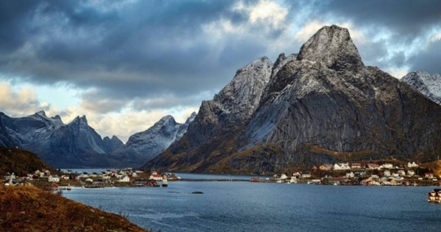 Noruega expulsa 15 diplomatas russos acusados de espionagem