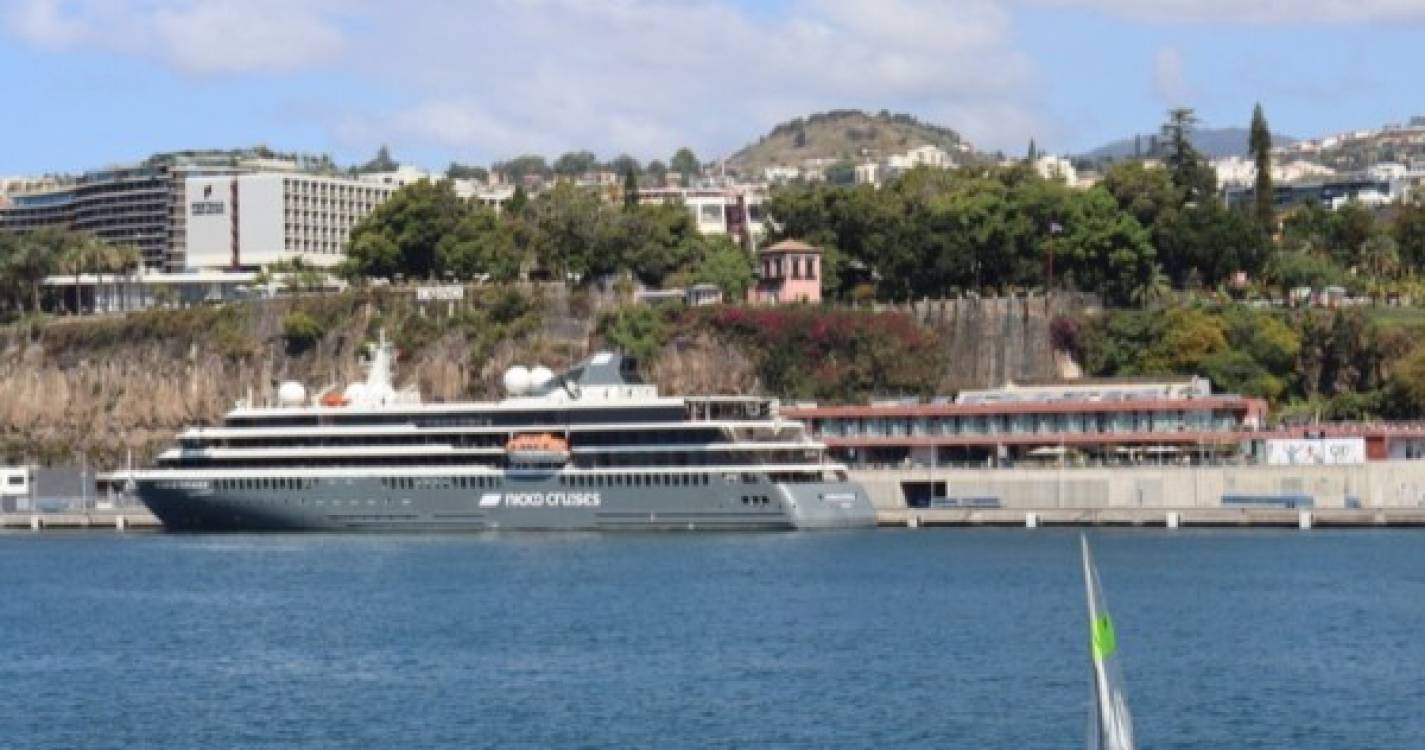 ‘World Voyager’ no Porto do Funchal para ‘turnaround’ quase total