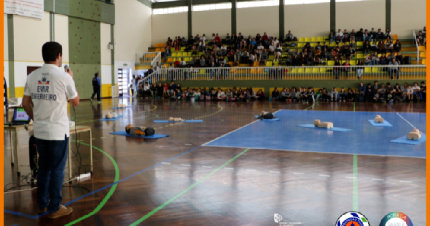 Proteção Civil ensina manobras de Suporte Básico de Vida aos alunos da EBS Dr. Ângelo Augusto da Silva