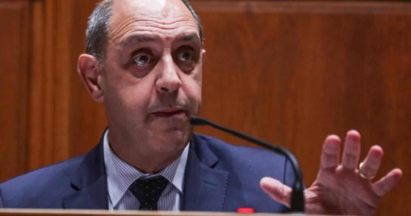 Ministro da Saúde recusa que nova lei antitabaco viole liberdade individual