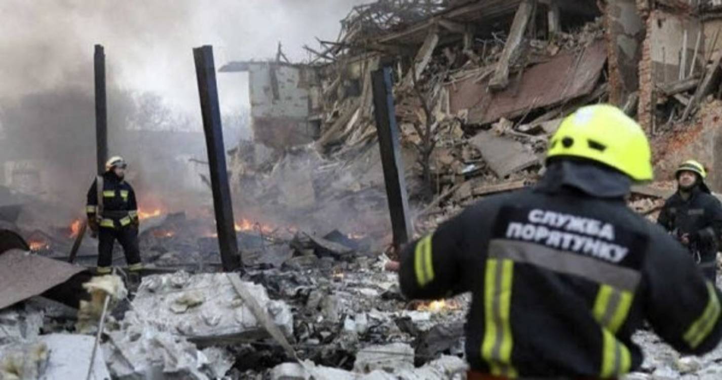 Ucrânia: Aeroporto de Dnipro destruído após bombardeamento russo