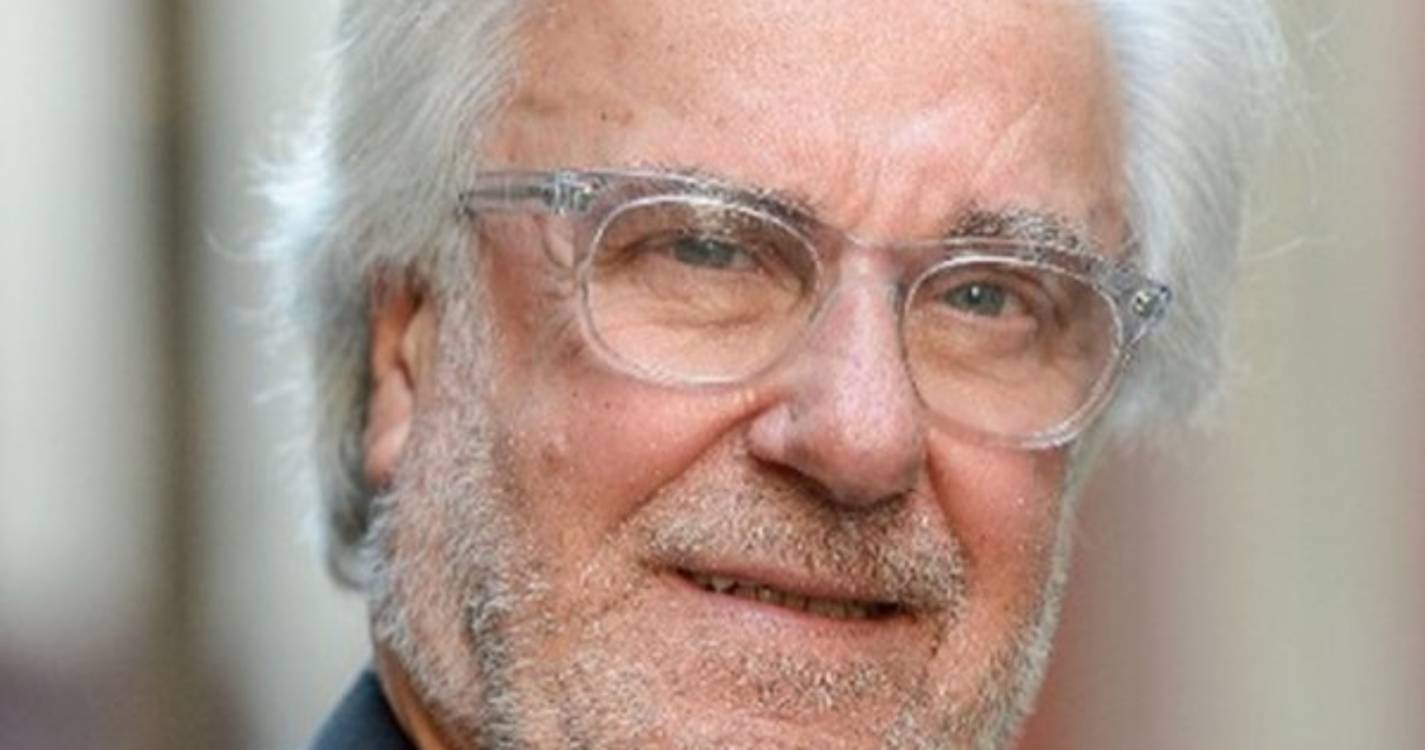 Exposição sobre José Saramago com desenhos de Francisco Simões na Galeria Anjos Teixeira