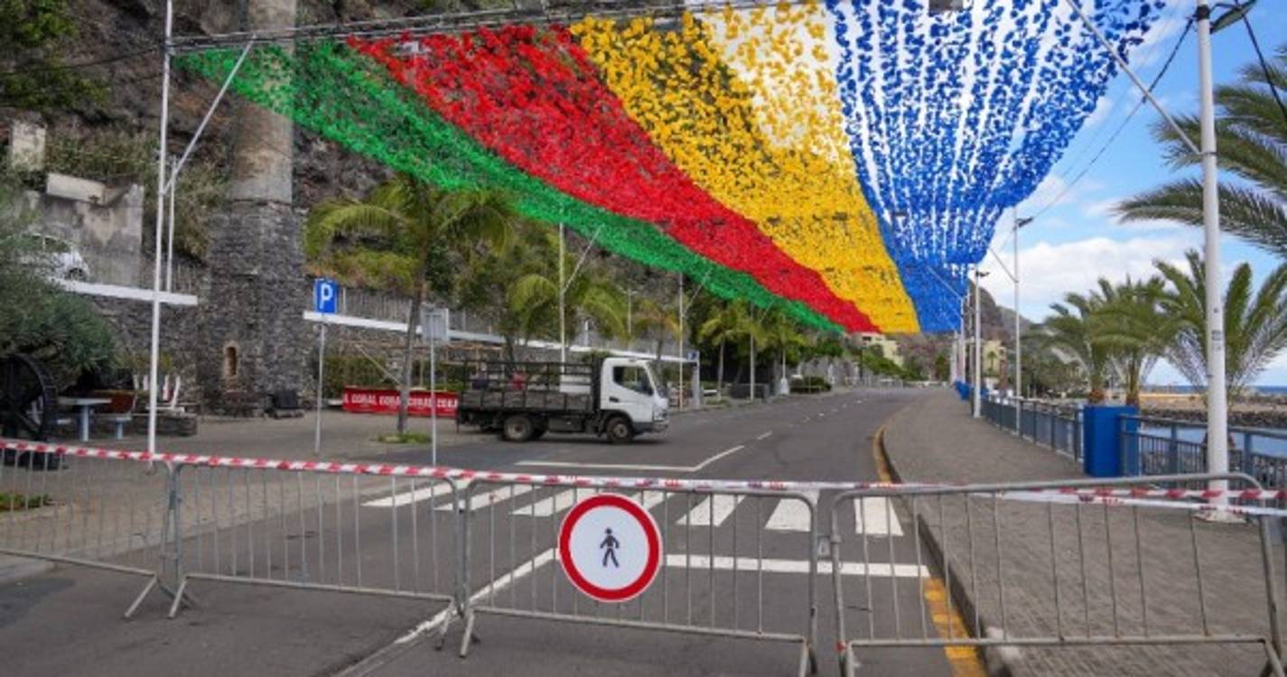 Limpeza do talude na Calheta demorará duas semanas