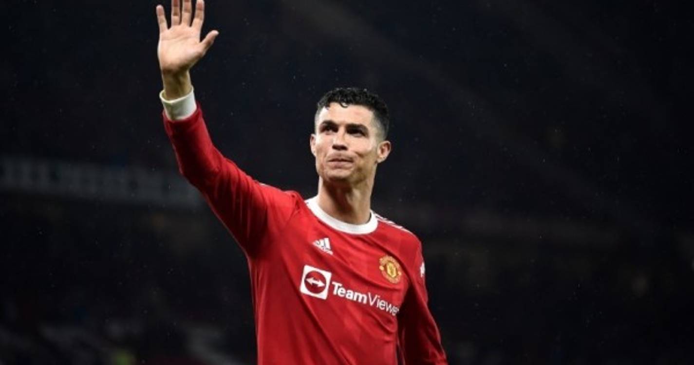 Aeroporto oferece-se para ajudar Cristiano Ronaldo a sair de Manchester