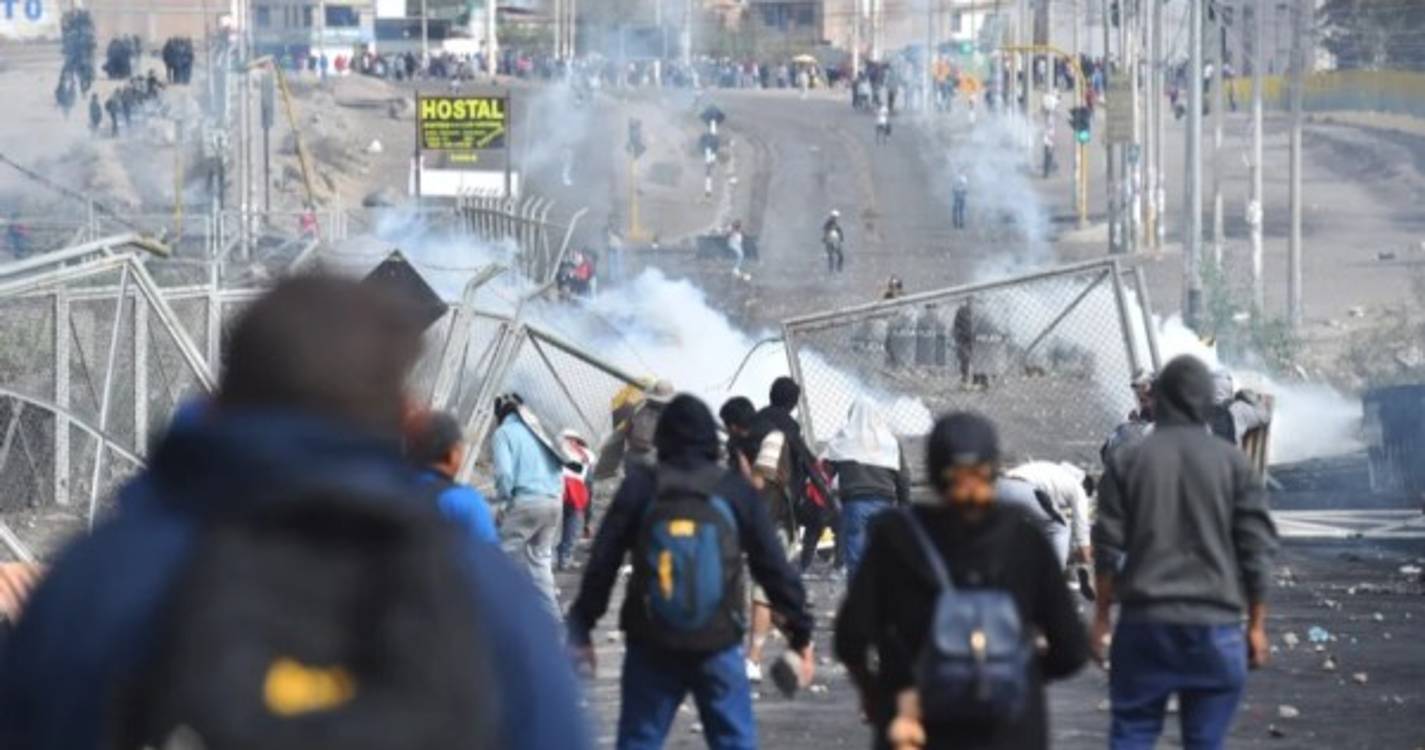 Cerca de uma centena de detidos em protestos anti-presidenciais no Peru