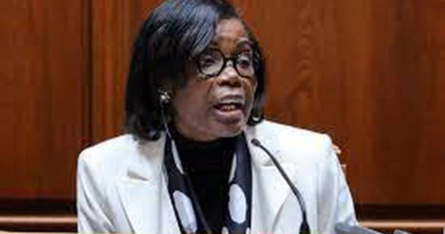 Sindicato dos Oficiais de Justiça pede demissão de ministra