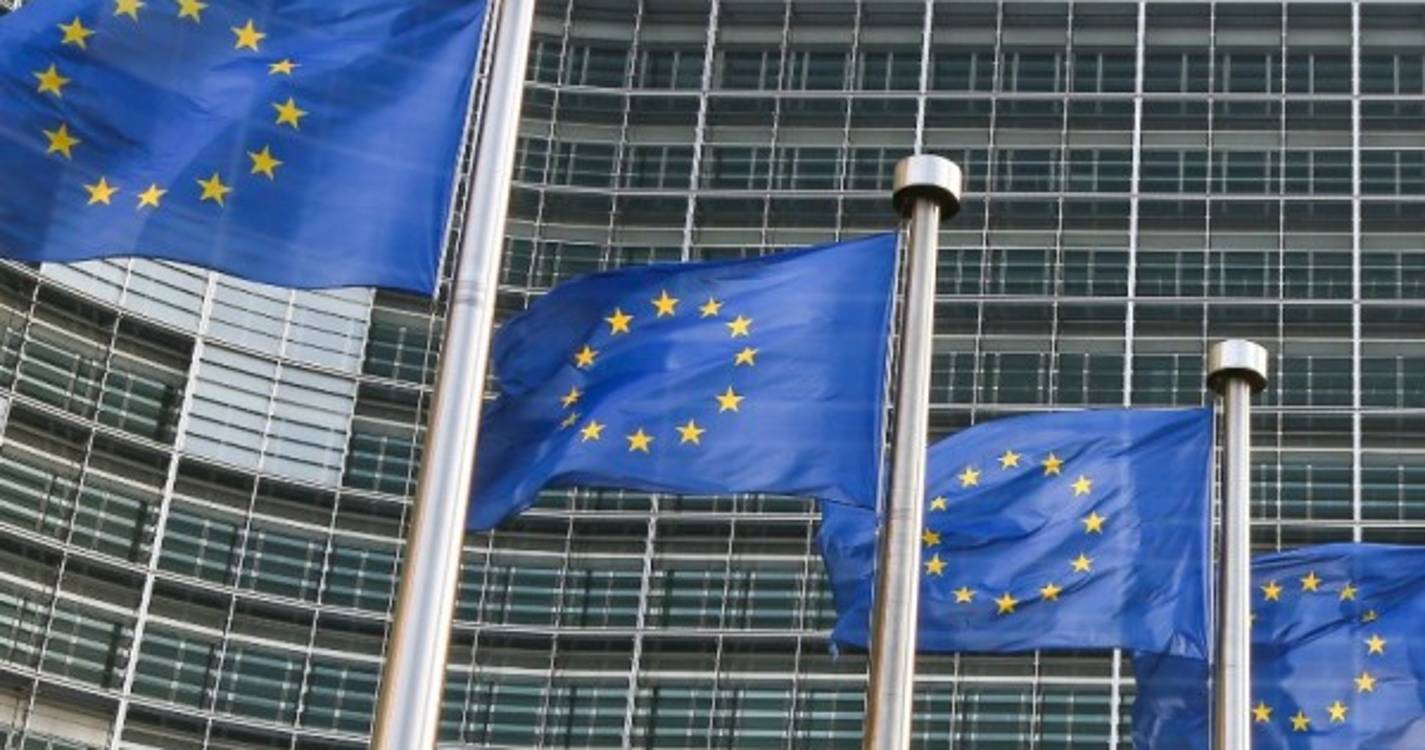 UE não deve esperar grandes mudanças no pós-Merkel