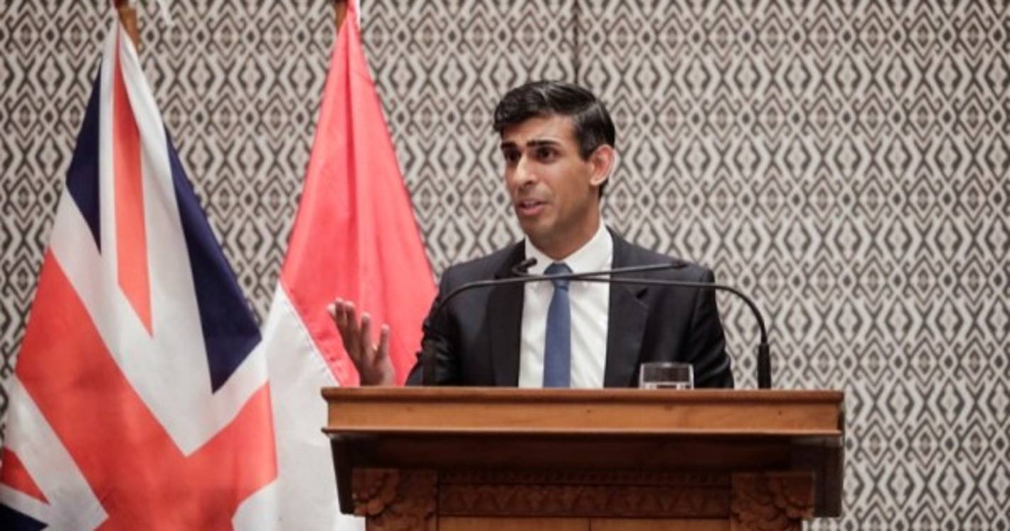 Ucrânia: Primeiro-ministro britânico em visita surpresa a Kiev