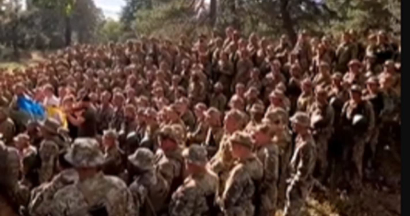 Soldados ucranianos cantam o hino em momento arrepiante (com vídeo)