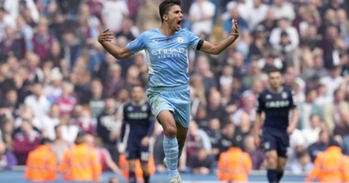 Manchester City campeão após brilhante reviravolta