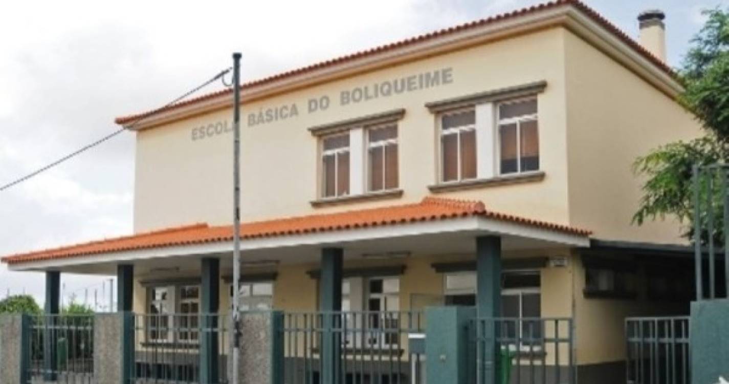 Caso positivo coloca 20 alunos da Escola do Boliqueime em regime de aulas não presencial