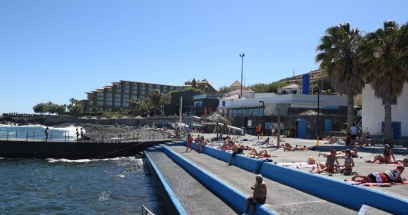 Praia dos Reis Magos reaberta a banhos