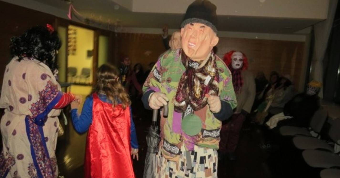 18 celebram esta noite o Carnaval na Casa do Povo da Ilha