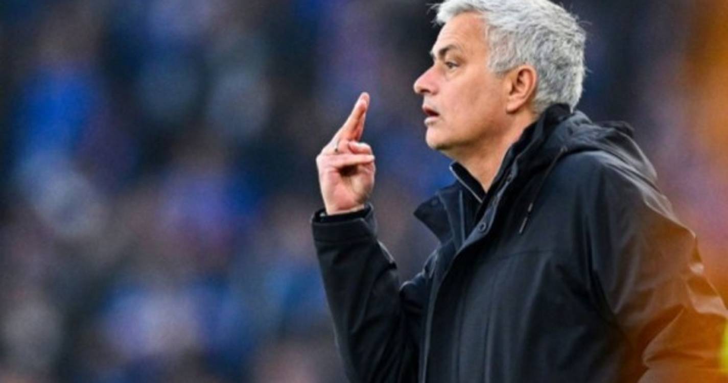 José Mourinho suspenso pela UEFA por quatro jogos por linguagem abusiva