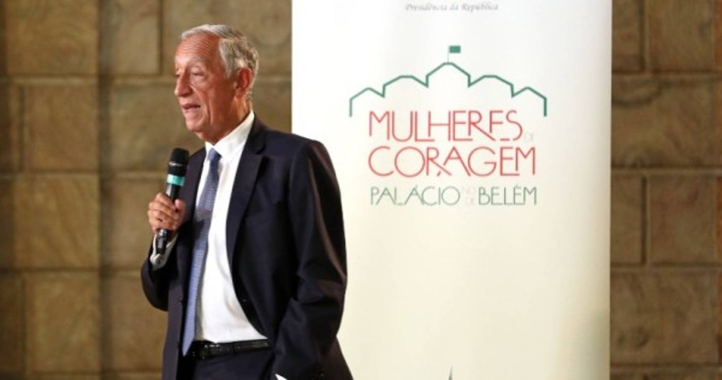 Marcelo critica "recuo na intervenção política das mulheres" e diferenças salariais