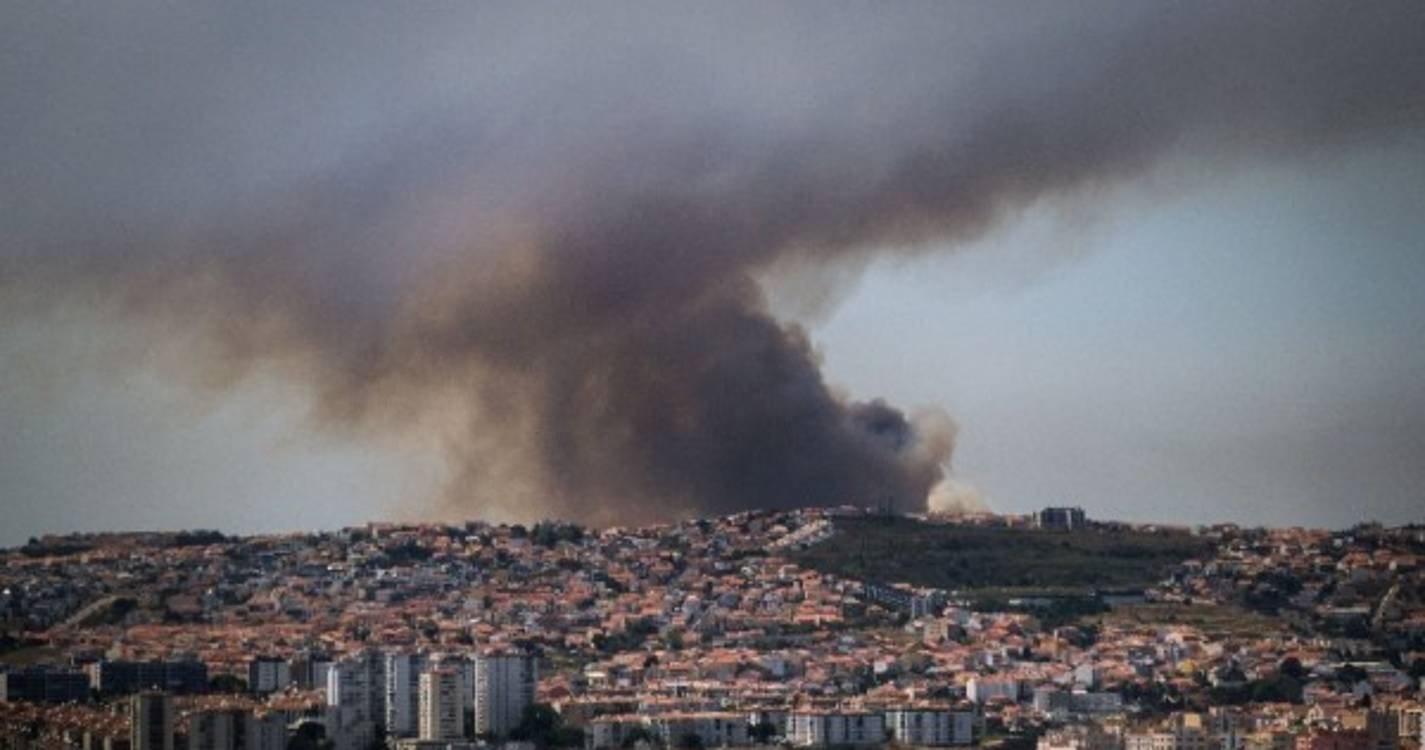 Incêndios: Portugal aciona mecanismo europeu e Espanha envia dois aviões