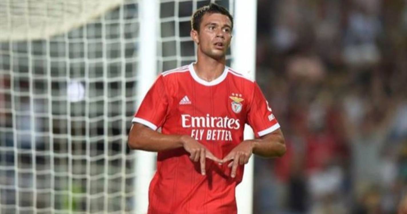 Henrique Araújo "muito satisfeito" com renovação