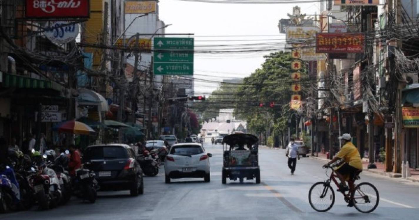 Covid-19: Tailândia supera os 20.000 casos diários pela primeira vez