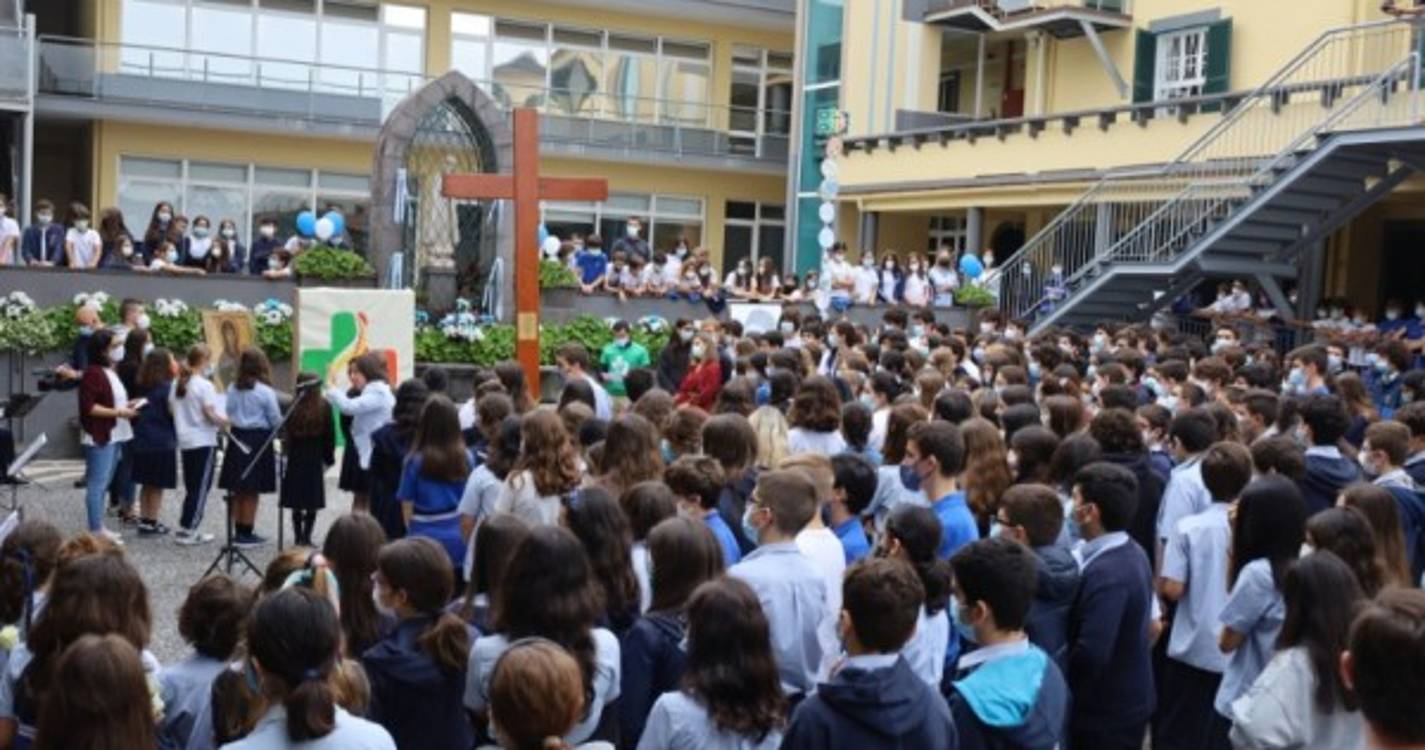 Alunos do Externato da Apresentação de Maria viveram dia de festa com passagem dos símbolos da JMJ