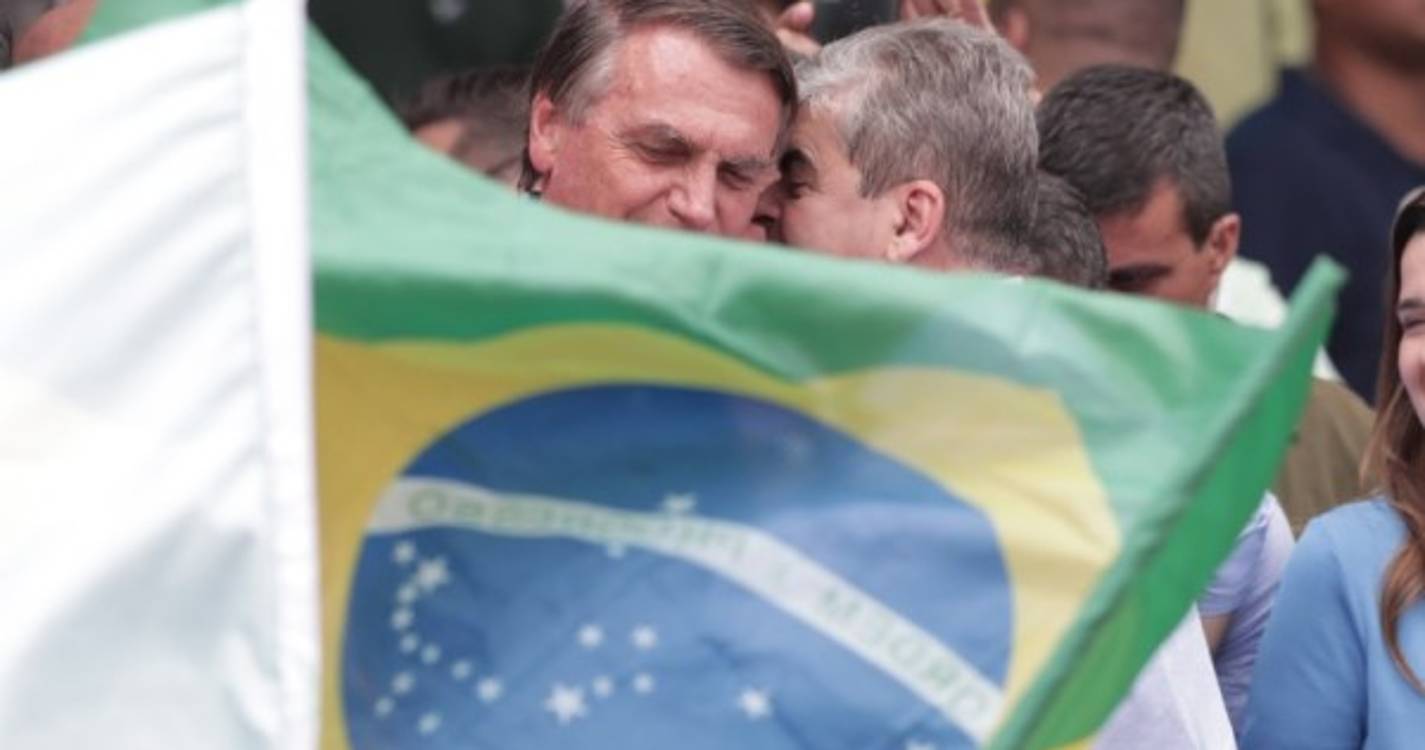 Brasil/Eleições: Bolsonaro supera amplamente doações de Lula na segunda volta