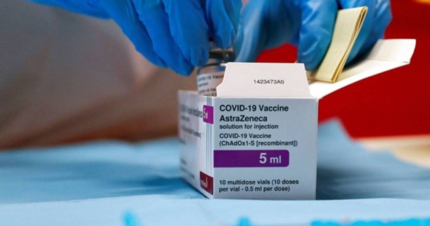 Covid-19: AstraZeneca diz que alteração de nome não afeta distribuição da vacina