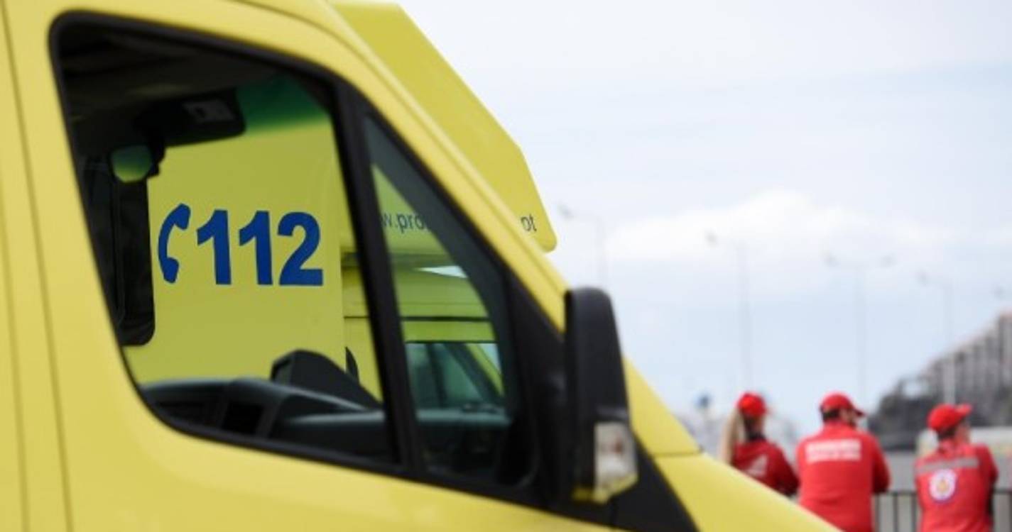Ambulância dos bombeiros de Camarate furtada enquanto equipa assistia vítima