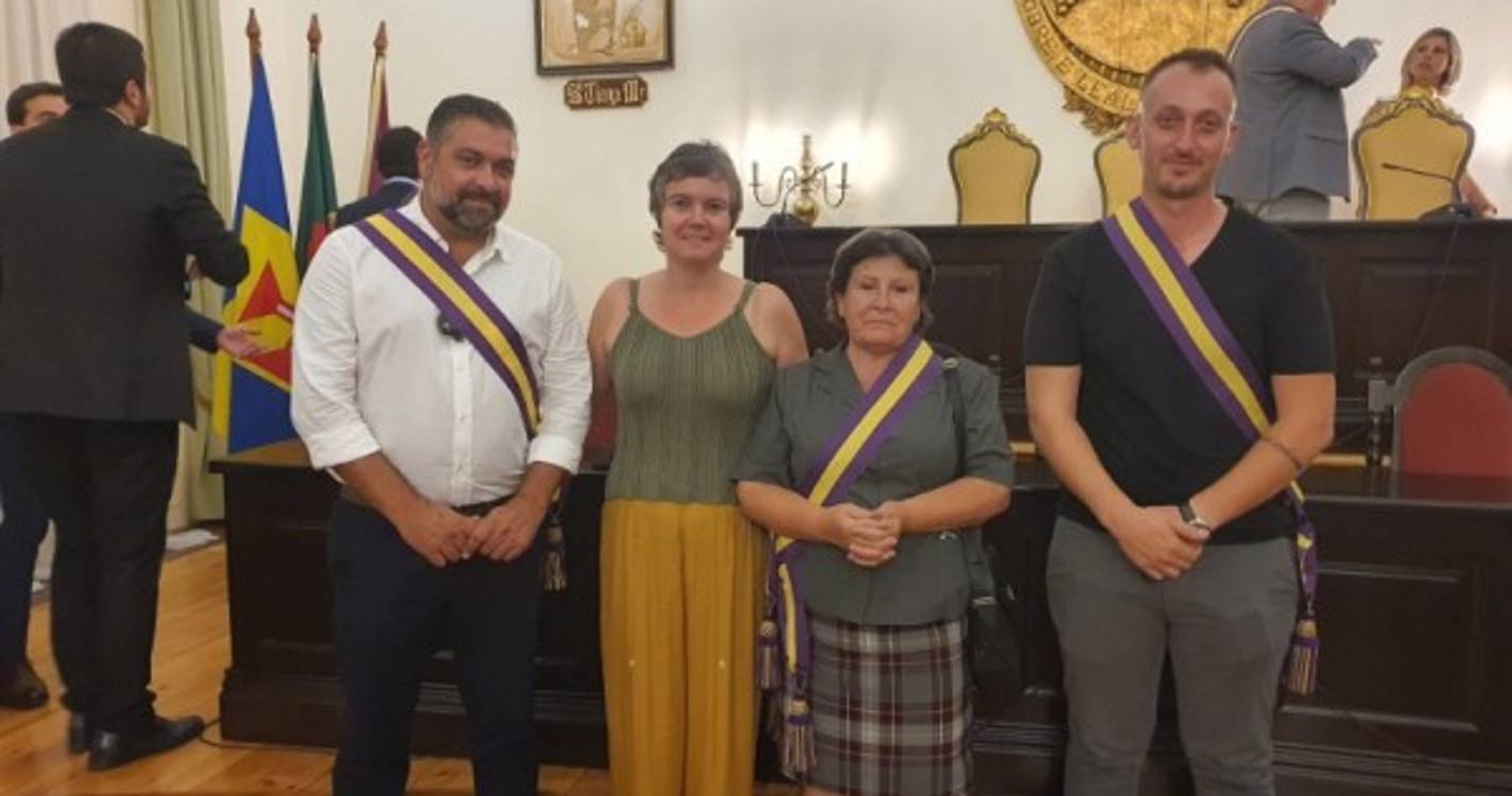 BE &#34;com coluna vertebral&#34; critica PSD e CDS