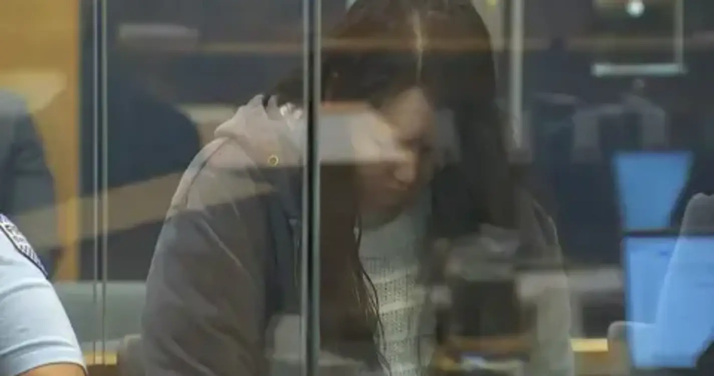 Mulher condenada a prisão perpétua por matar filhos e esconder corpos em malas