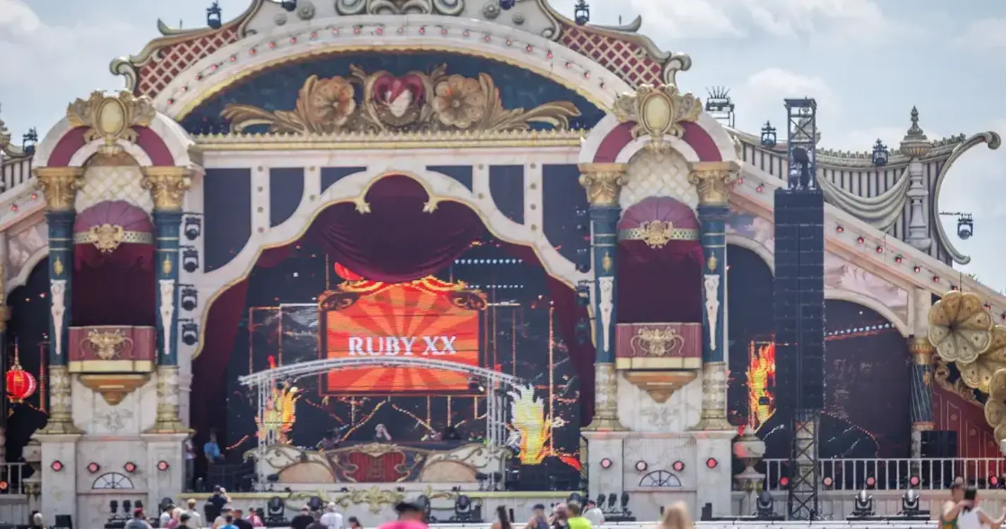 Mulher morre na primeira noite do festival Tomorrowland na Bélgica