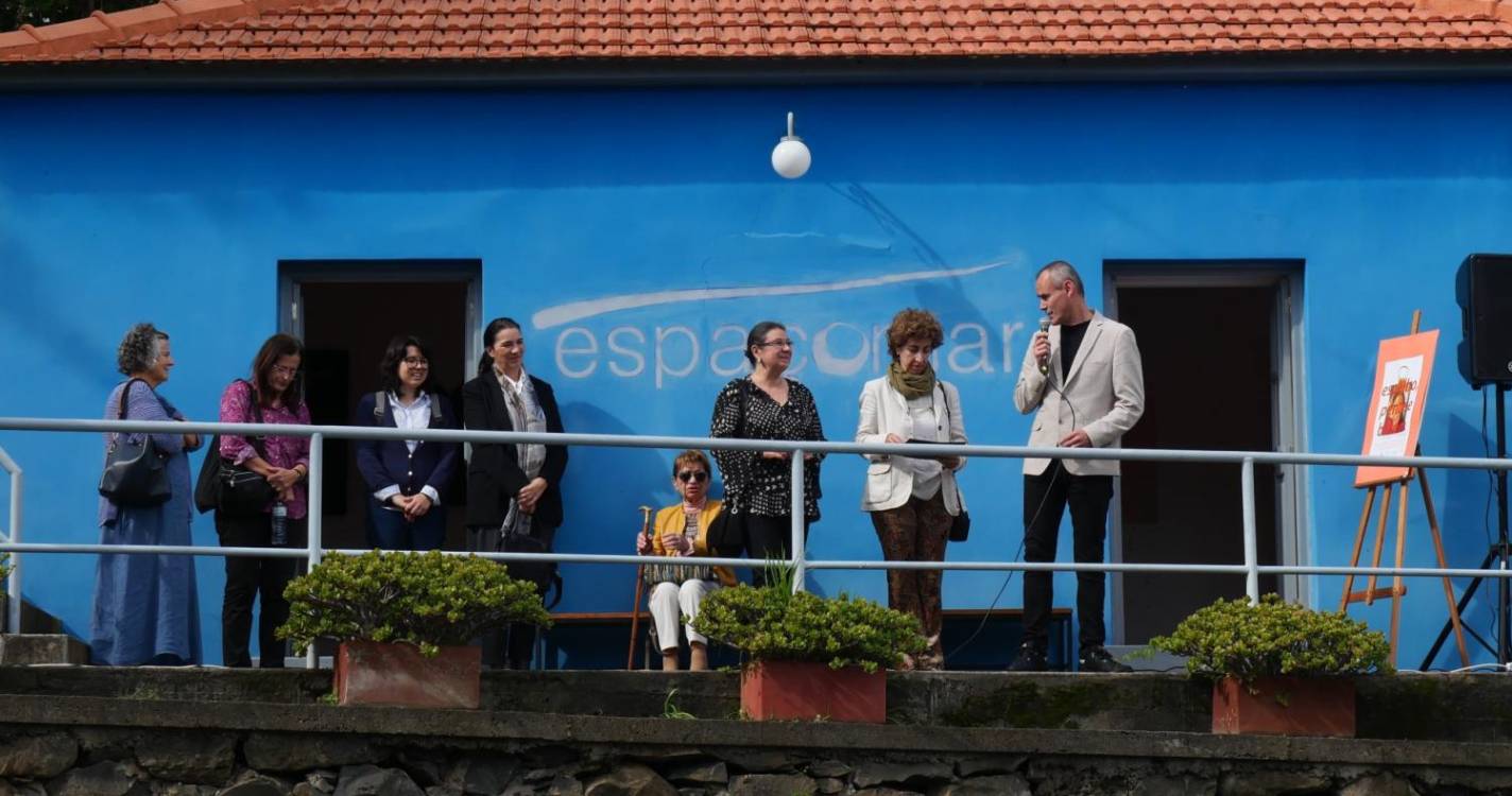 Exposição ‘espelho, pente e batom’ patente até 22 de março na Galeria espaçomar