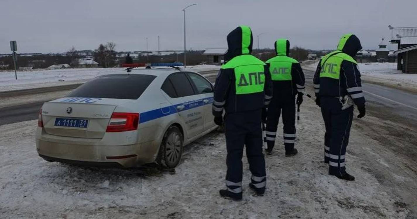 Avião de transporte militar russo despenha-se com 15 pessoas a bordo
