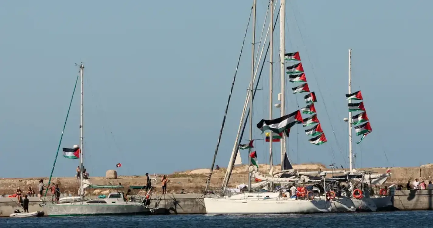Médio Oriente: Um navio da flotilha está a menos de uma hora da costa de Gaza