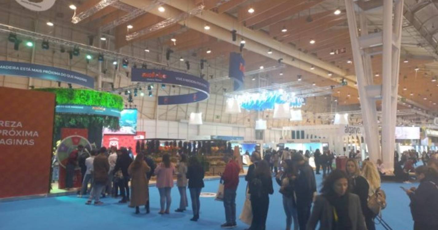 Filas para o melhor pavilhão de sempre