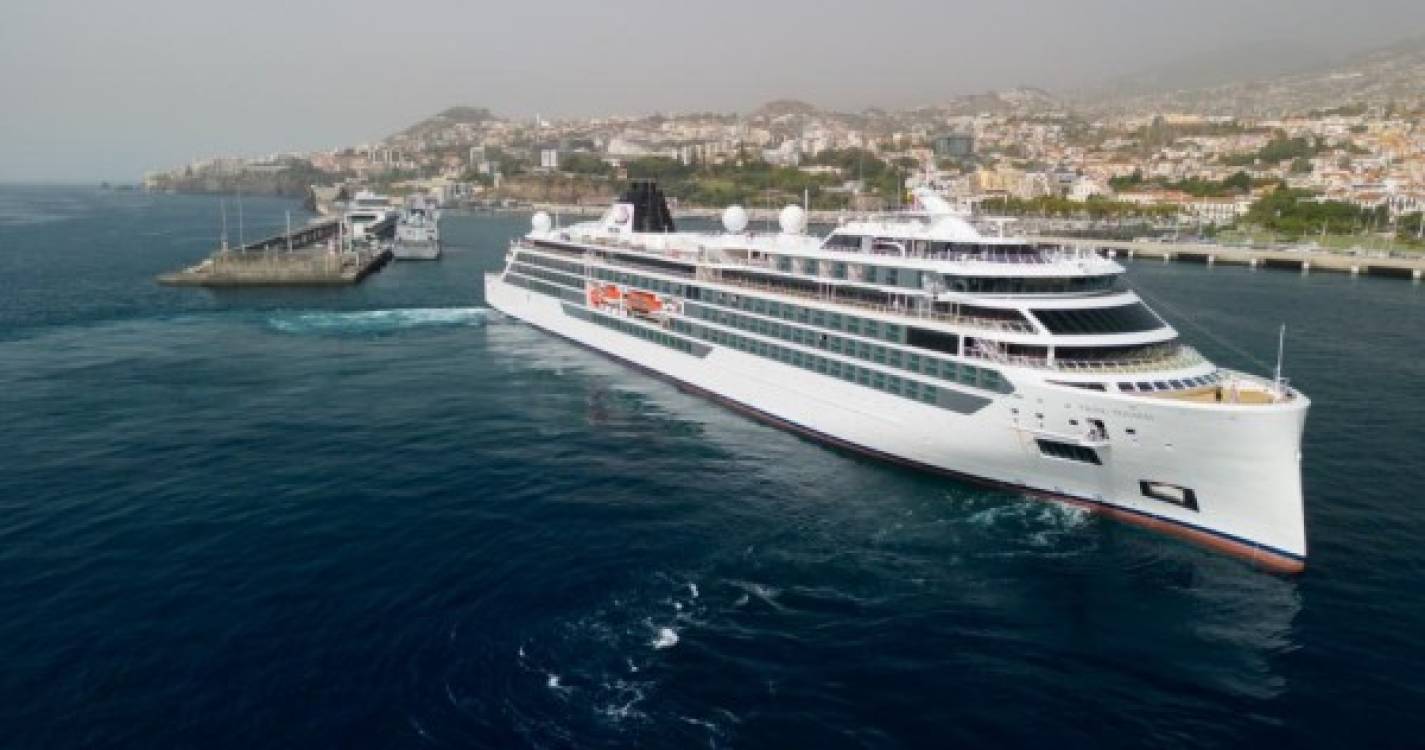 'Viking Polaris' em estreia no porto do Funchal (com fotos)