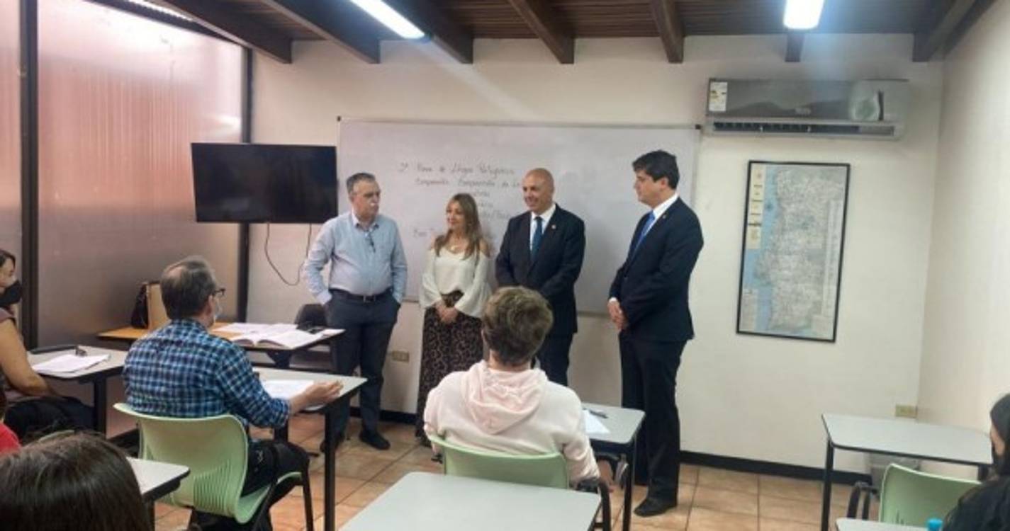 Cafôfo nas aulas do Centro Português: "São exemplos de como a cultura portuguesa deve ser divulgada"