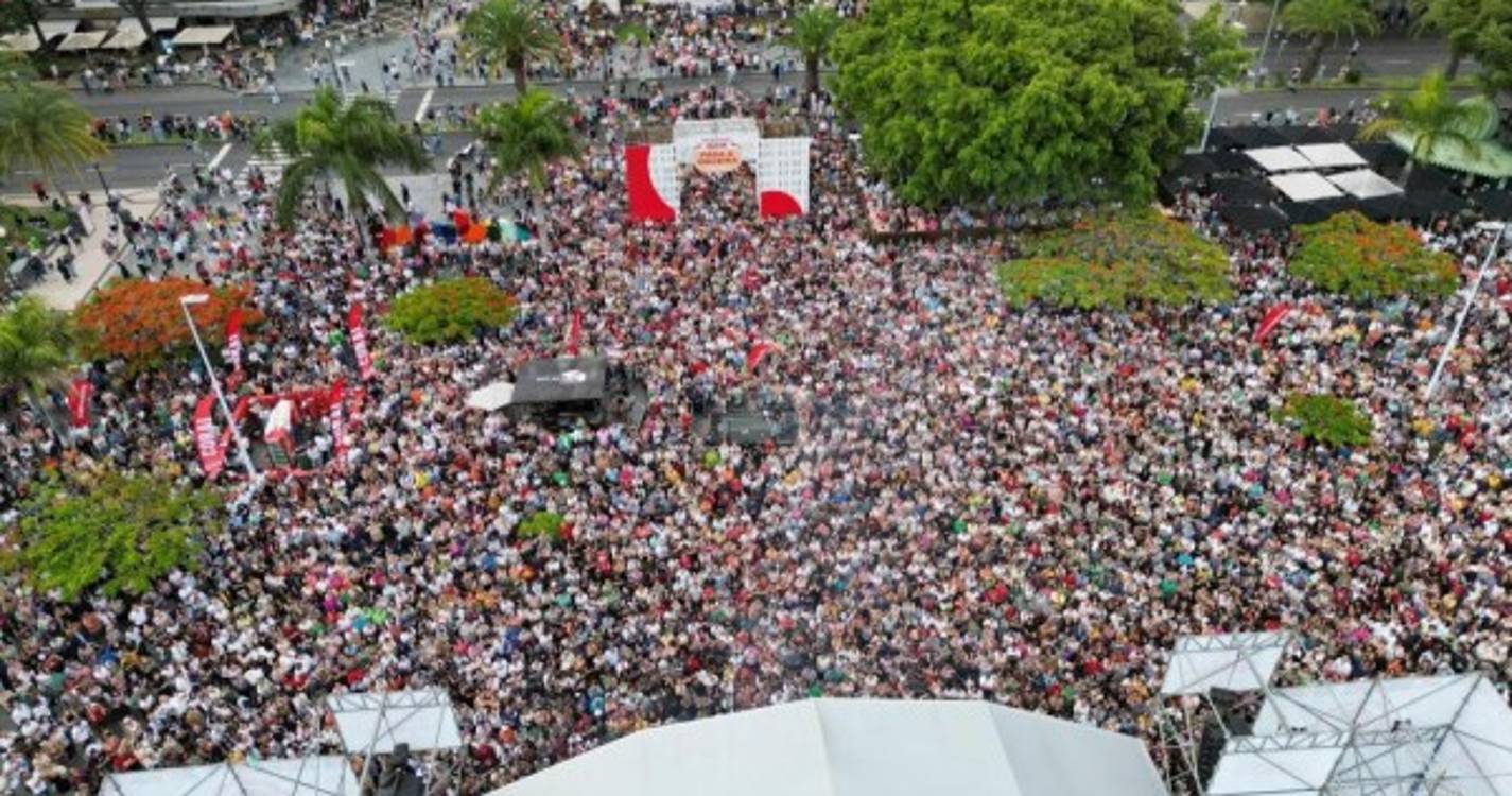 Praça do Povo demasiado pequena para a popularidade de Tony Carreira