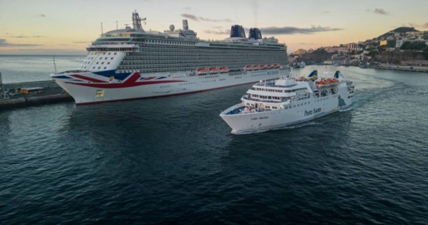 'Britannia' atracou esta manhã no Porto do Funchal (com fotos)
