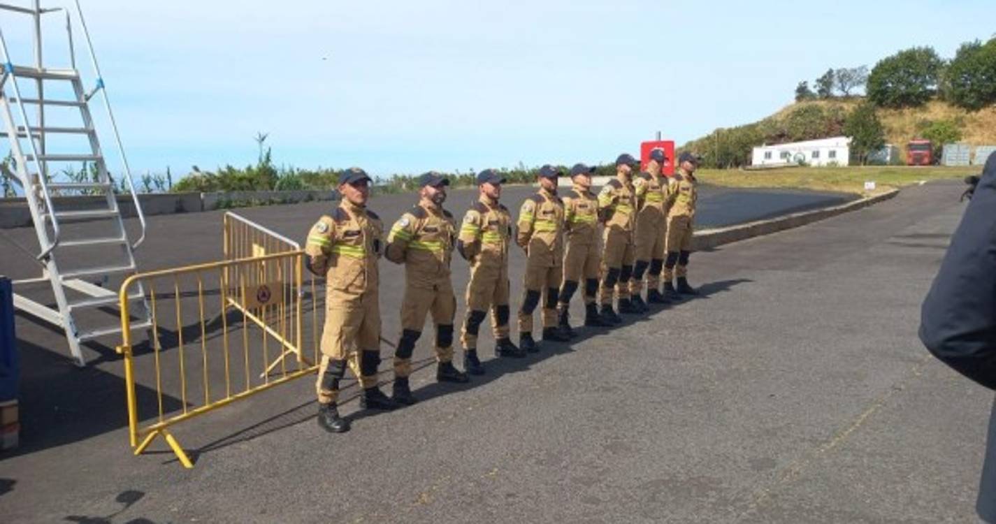 Entregues nove ambulâncias aos bombeiros (com fotos)