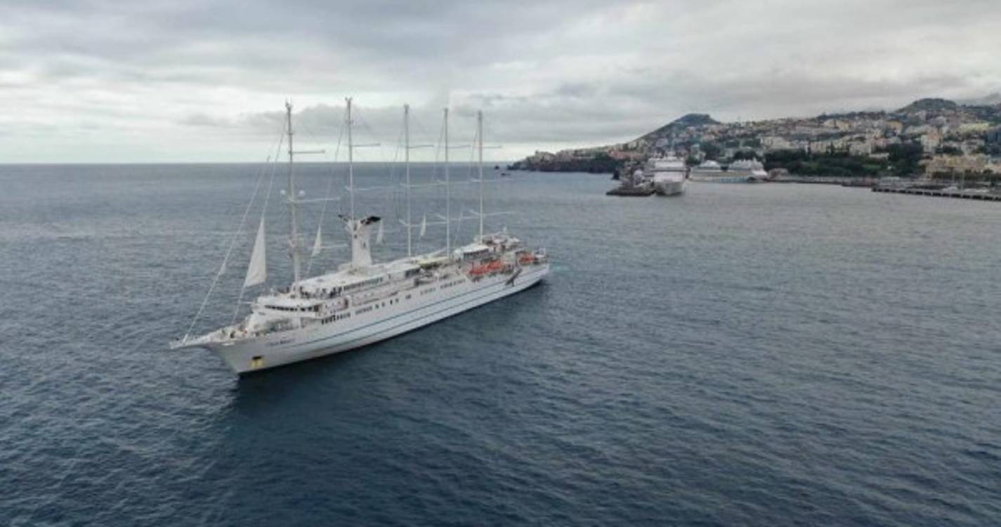 Dia de lotação esgotada no Porto do Funchal (com fotos)