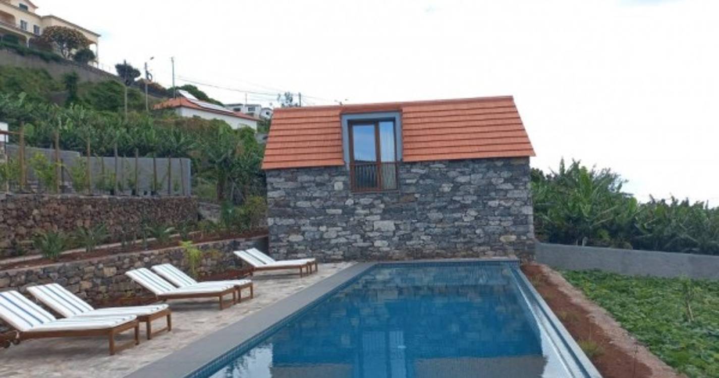 Meio milhão de euros reabilitam Casas do Laranjo (c/fotos)