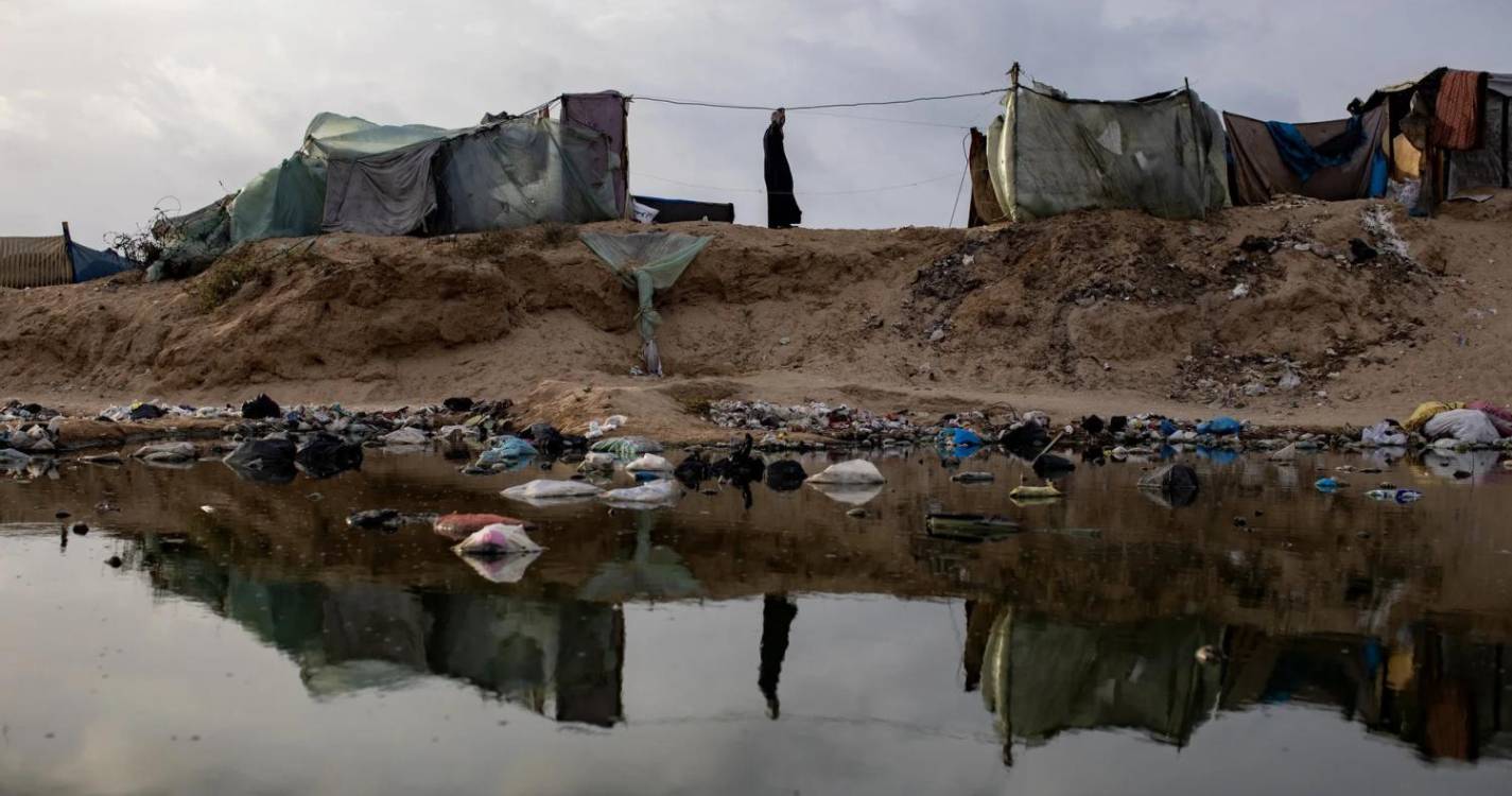 Israel: Pelo menos 19 palestinianos mortos em bombardeamentos em Rafah