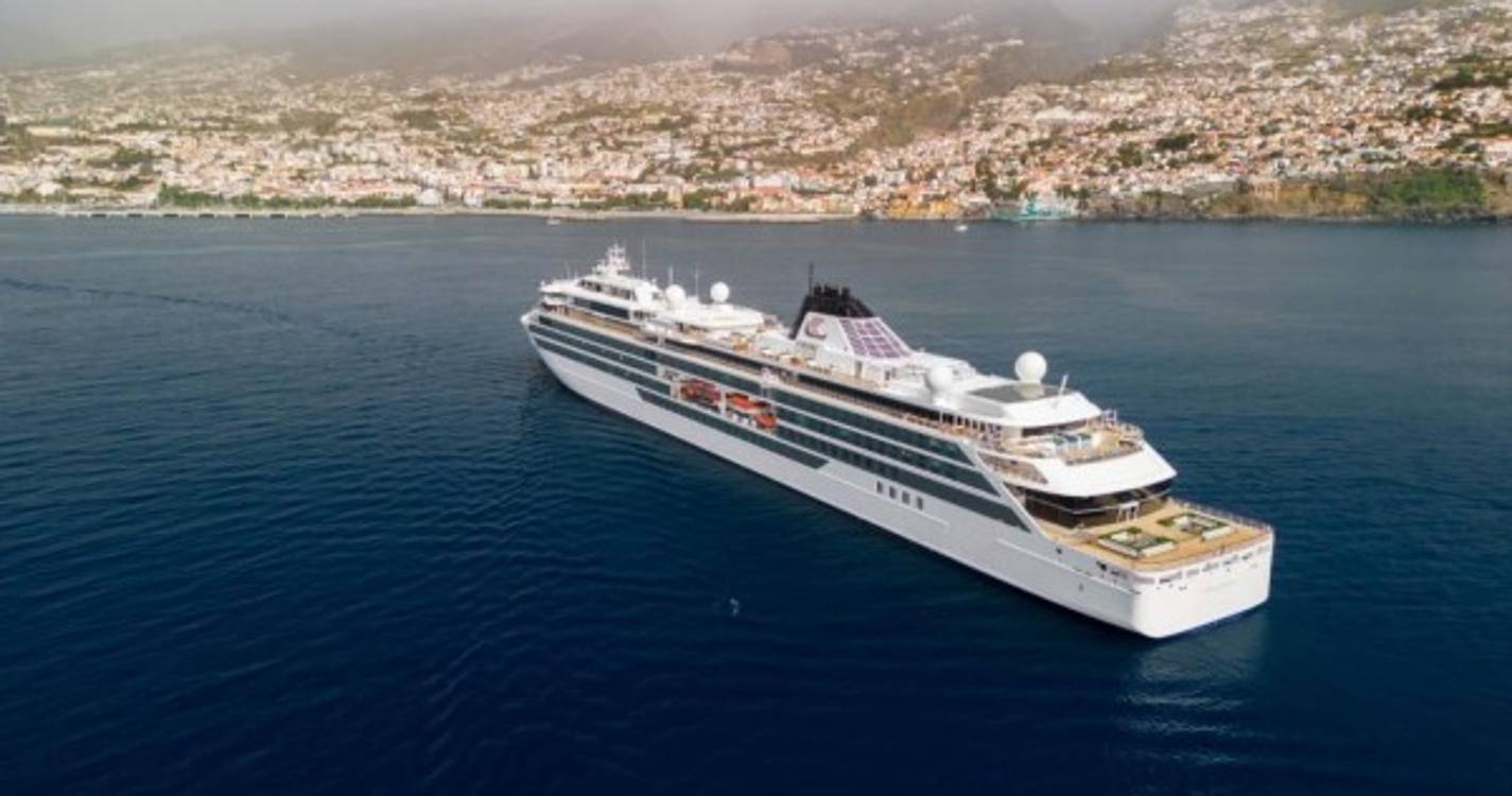'Viking Polaris' em estreia no porto do Funchal (com fotos)