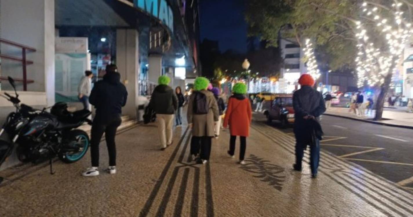 Milhares de pessoas na baixa do Funchal (com fotos)