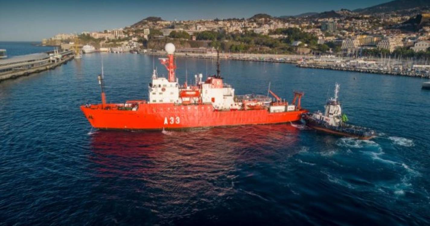 Navio científico espanhol SPS Hesperides já está no Funchal (com fotos)