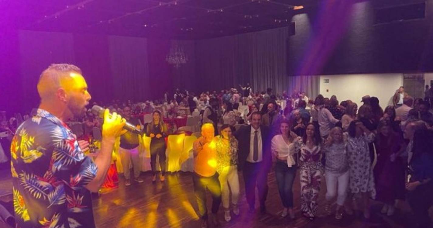 Música e ritmo de Victor Sousa animaram a Festa da Madeira (com fotos)
