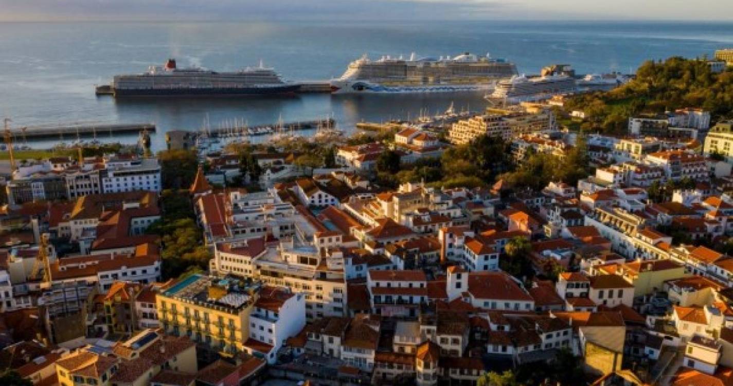 Semana arranca com casa cheia no Porto do Funchal. Veja as imagens